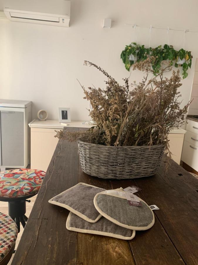 Bed & Breakfast Altrove *